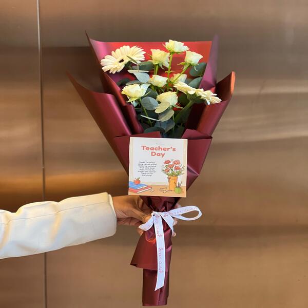 a4ecaa9b_Teachers day flower (1).jpg